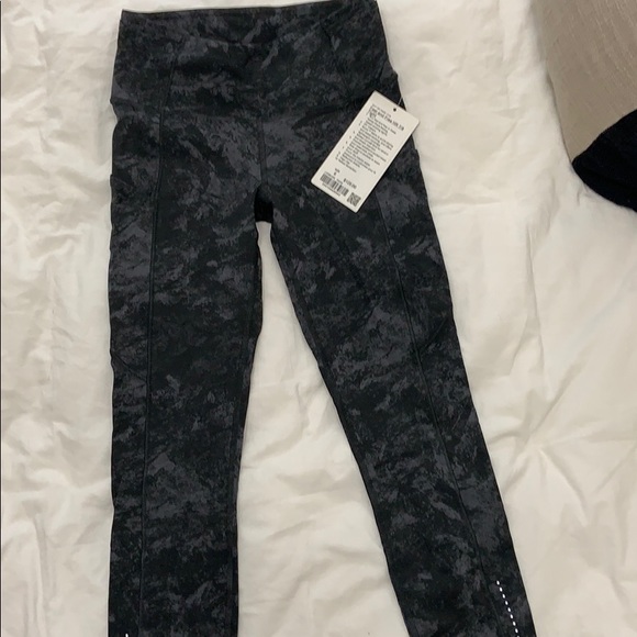 Lululemon Fast and Free 7/8 - Picture 2 of 5